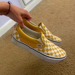 yellow checkered vans women’s 7 men’s 5